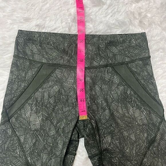 Lululemon Breezy Mesh Green Leaf Leggings Crop Capris Size 6 Athletic Stretch - Picture 5 of 9